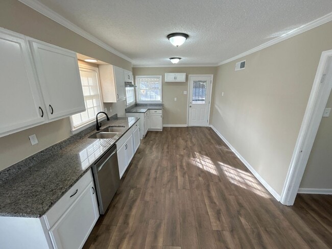 Building Photo - 3437 Walnut Grove Rd