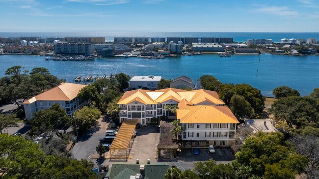 Building Photo - 159 Brooks St SE