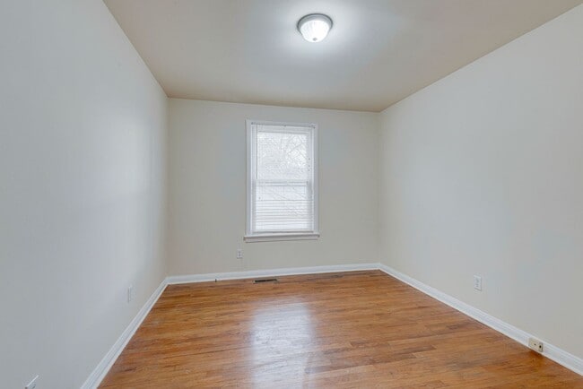 Building Photo - 3505 Marlborough Ave