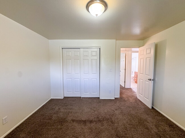 Building Photo - 359 S 150 W