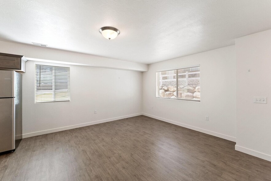 Building Photo - 14861 S Marble Rock Way