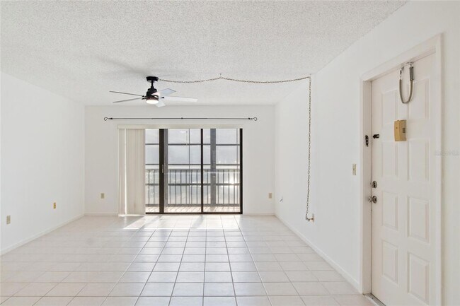 Building Photo - 1308 Pine Ridge Cir E