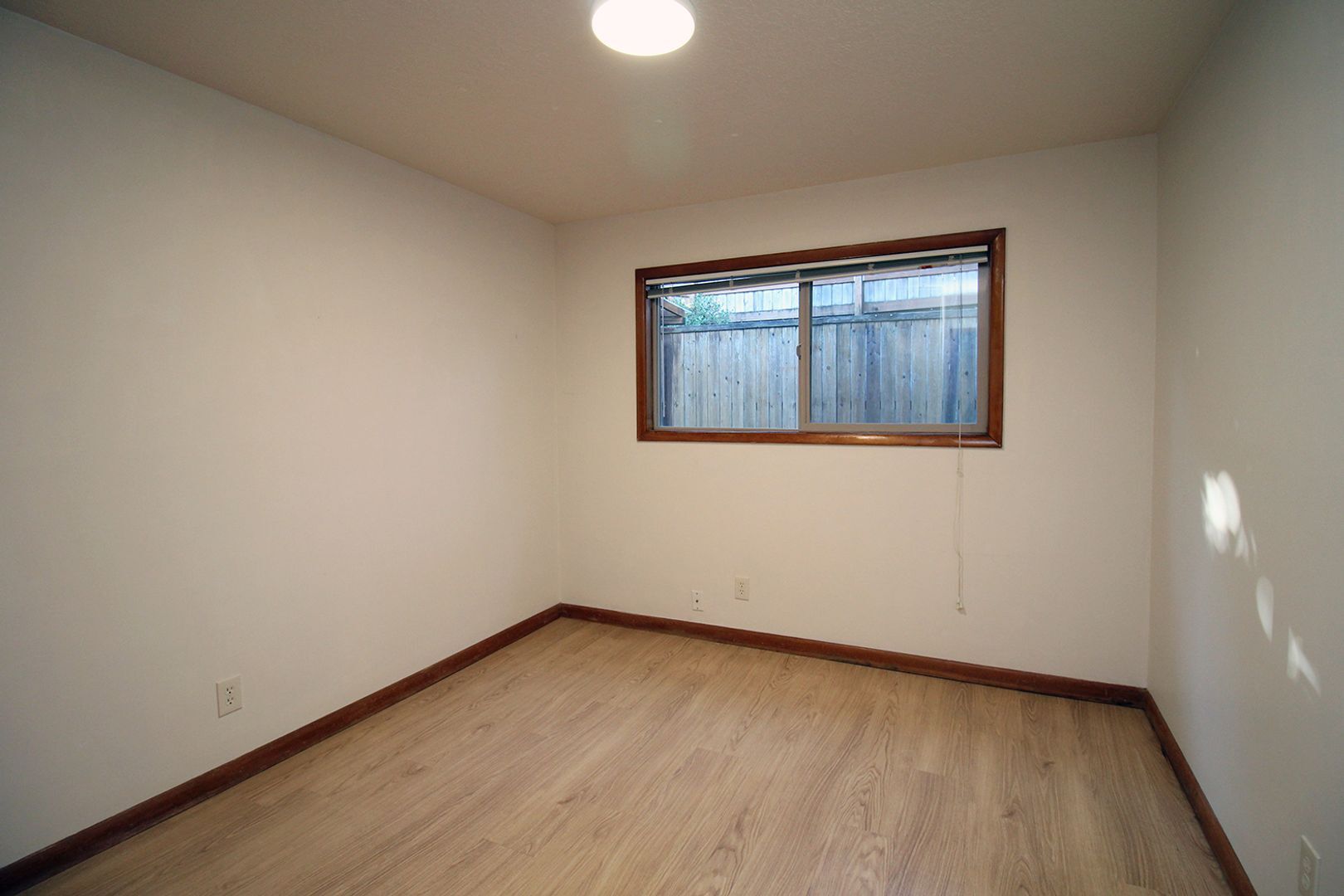 Building Photo - 3200-3236 SW Marigold St