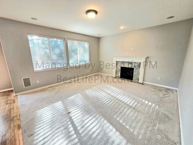 Building Photo - 11040 SE William Otty Rd