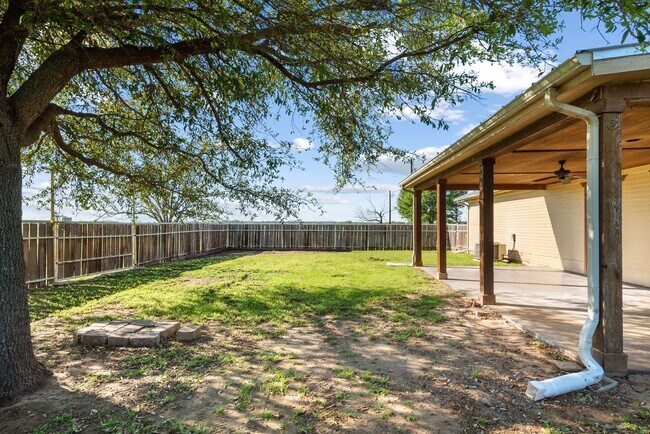 Building Photo - Horse Property