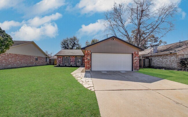 Building Photo - 13843 Rosetta Dr