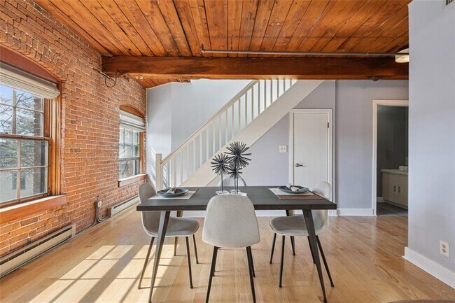 Building Photo - 555 S Water St