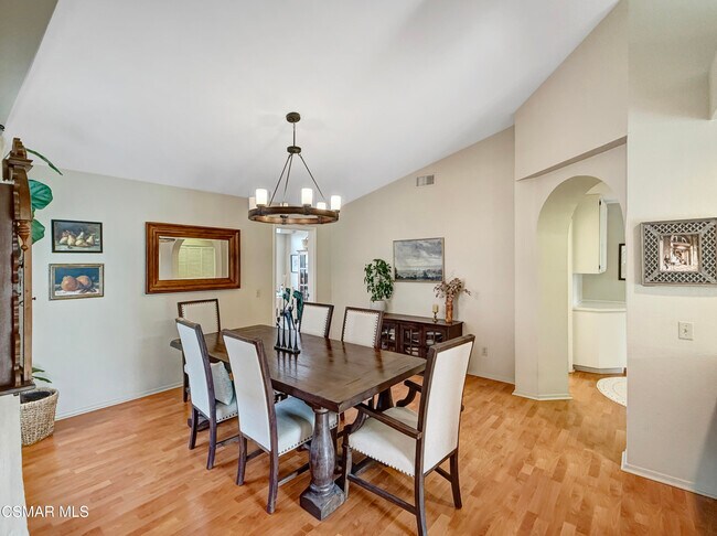 Building Photo - 264 Ridgeton Ln