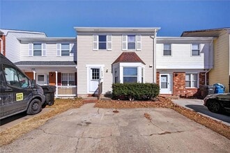 Building Photo - 4738 Greenlaw Dr