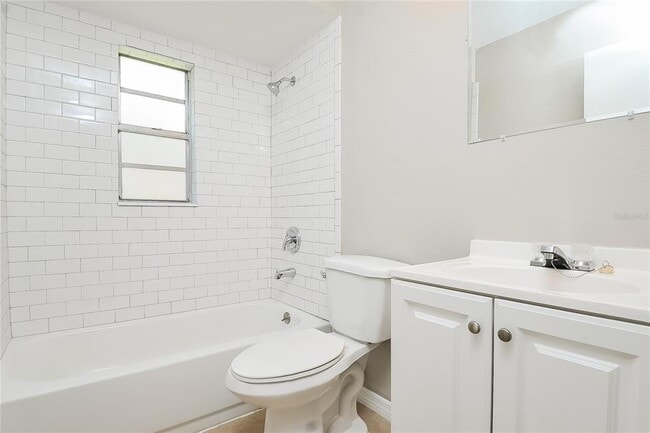 Building Photo - 1625 Crossridge Dr