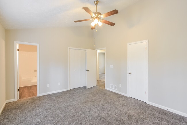 Building Photo - Fantastic 3bd/2ba home! Let yourself in!