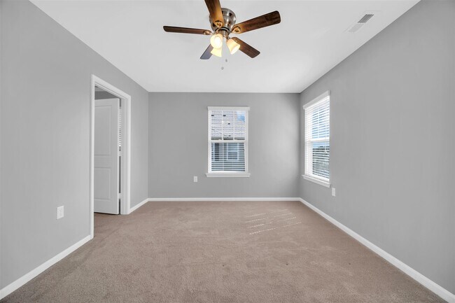 Building Photo - 1652 Halesworth Ln