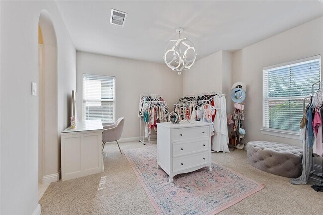 Building Photo - 5823 Stratton Wds Dr