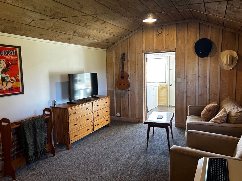 Building Photo - 810 Watt Canyon Rd