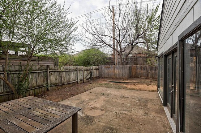 Building Photo - 2301 Tredington Way