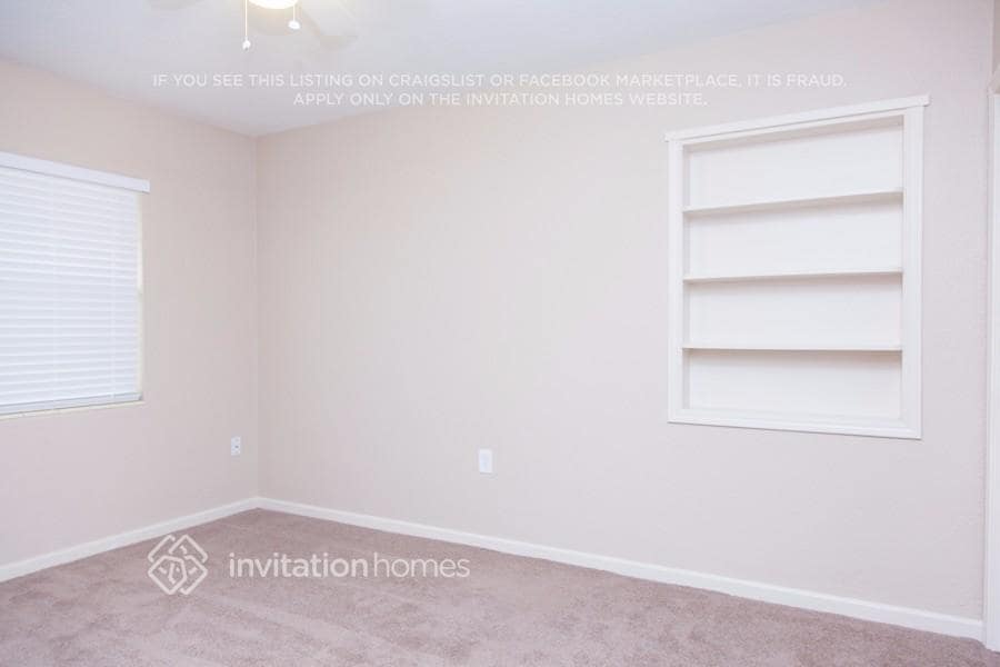 Building Photo - 3308 17th Ave W