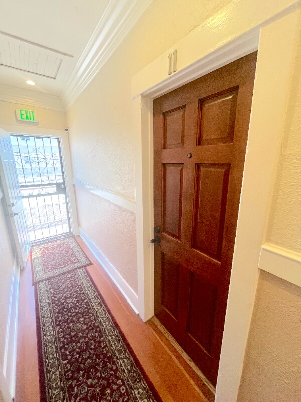 Building Photo - 744 Pine Ave