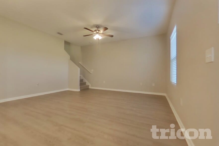 Building Photo - 15619 Merlin Ave