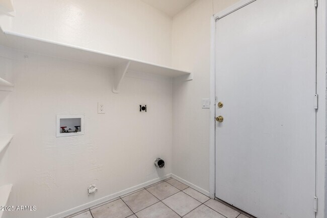 Building Photo - 2420 E Garnet Ave