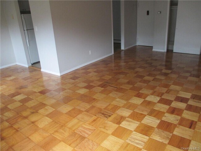 Building Photo - 2 Brevoort Dr