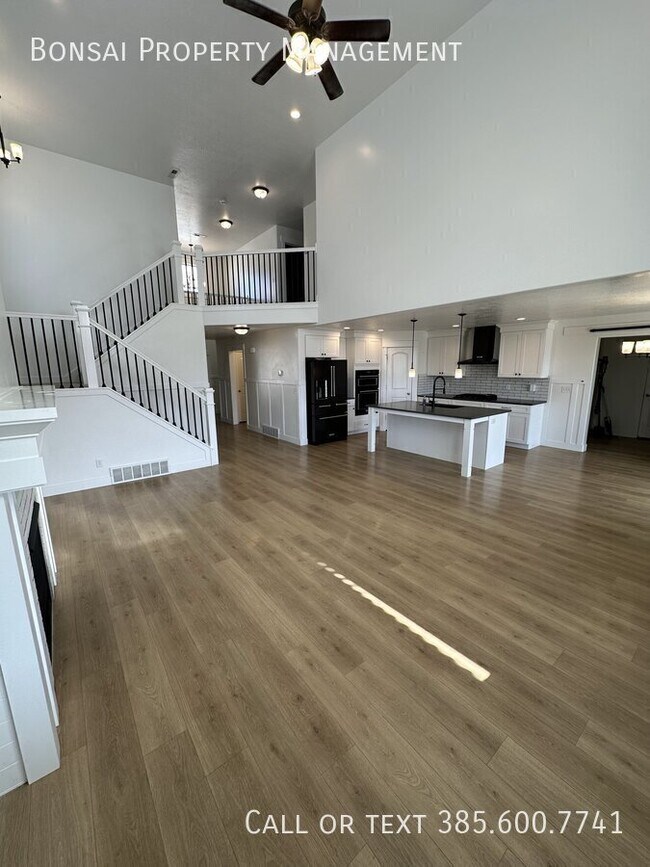 Building Photo - 4554 N Mt Ellen St