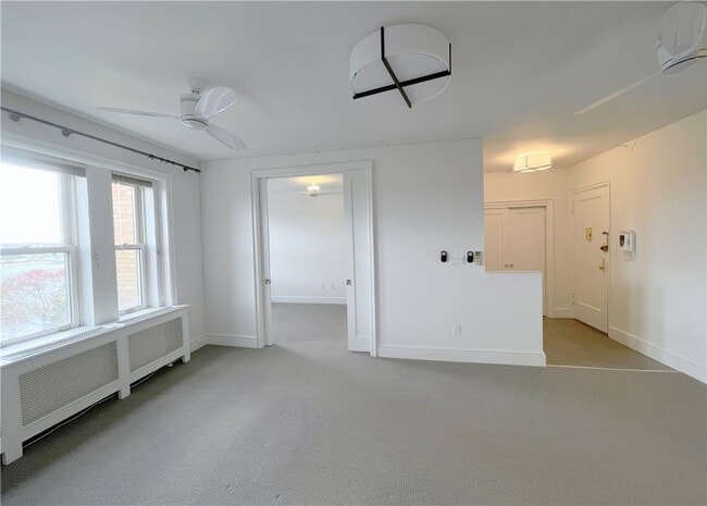 Building Photo - 490 Bleeker Ave