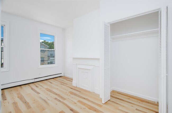Building Photo - 251 Halladay St