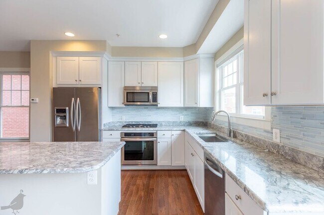 Building Photo - 2909 Chancellor's Way NE