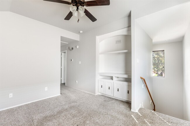 Building Photo - 10414 Whisper Bluff Dr