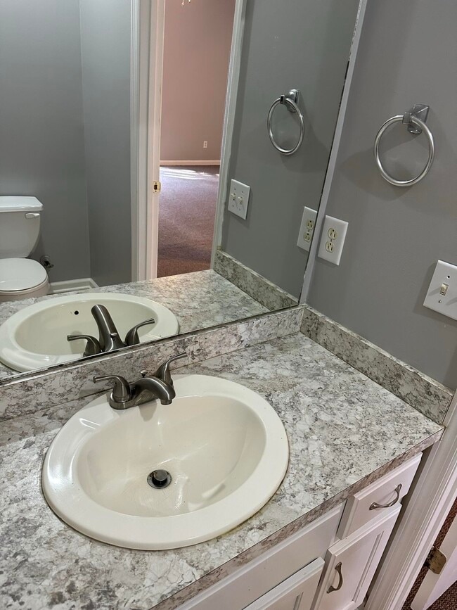 Building Photo - 2003 River Ridge Rd