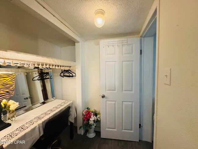Building Photo - 203 Coronado Pl