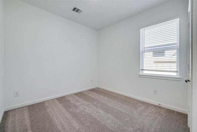 Building Photo - 9711 Westminster Mnr Dr