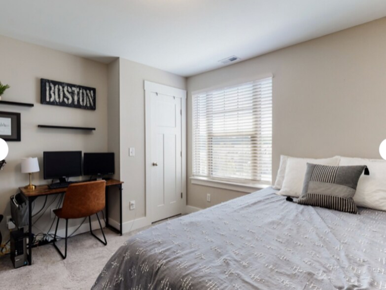 Building Photo - 1527 White Tip Ln