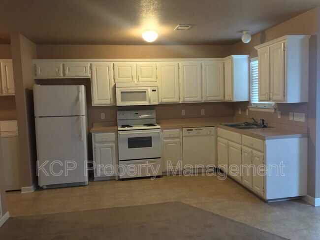 Building Photo - 811 N 48th St