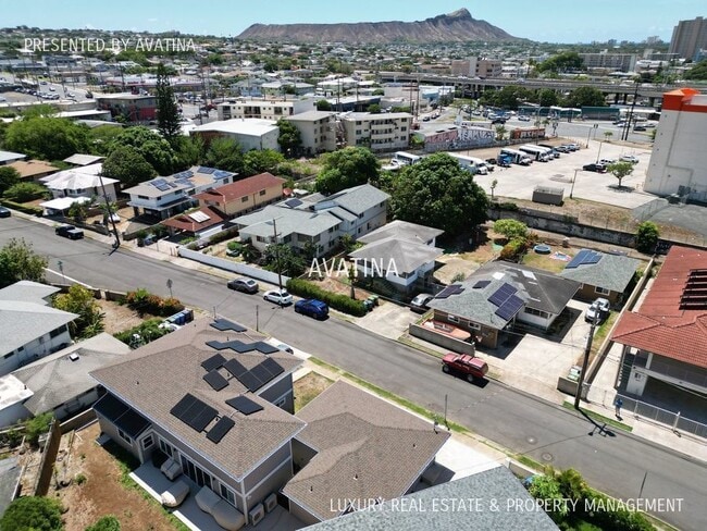 Building Photo - 2976 Kamakini St