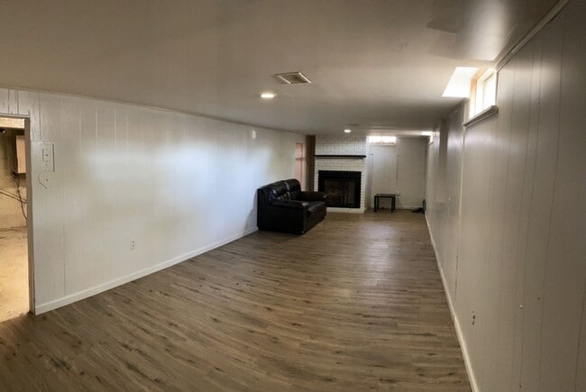 Building Photo - Plenty of Space in this Ranch Home