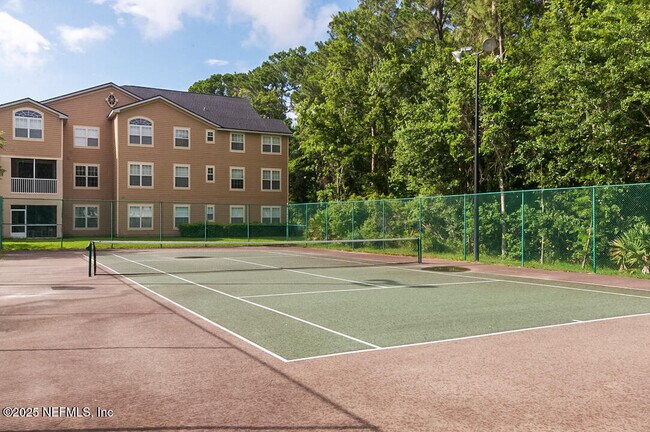 Building Photo - 13810 Sutton Park Dr N