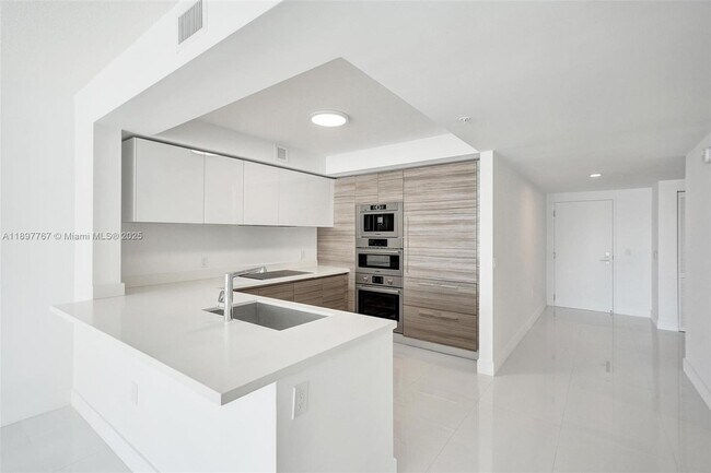Building Photo - 330 Sunny Isles Blvd