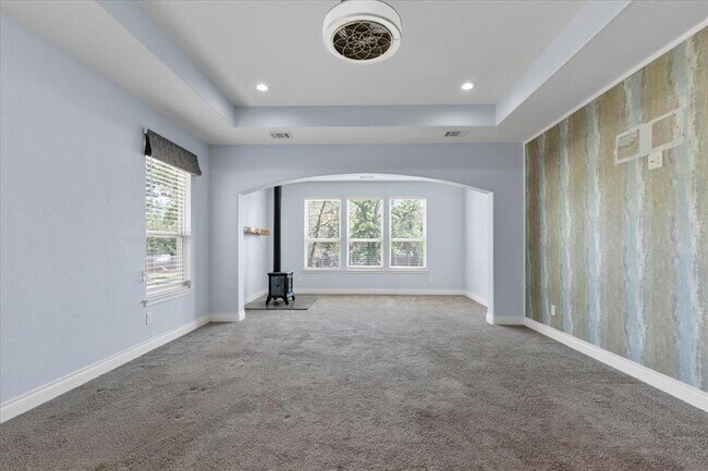 Building Photo - 127 Medlar Dr