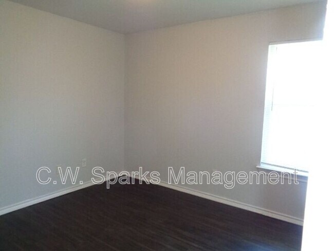 Building Photo - 13651 Biggs St