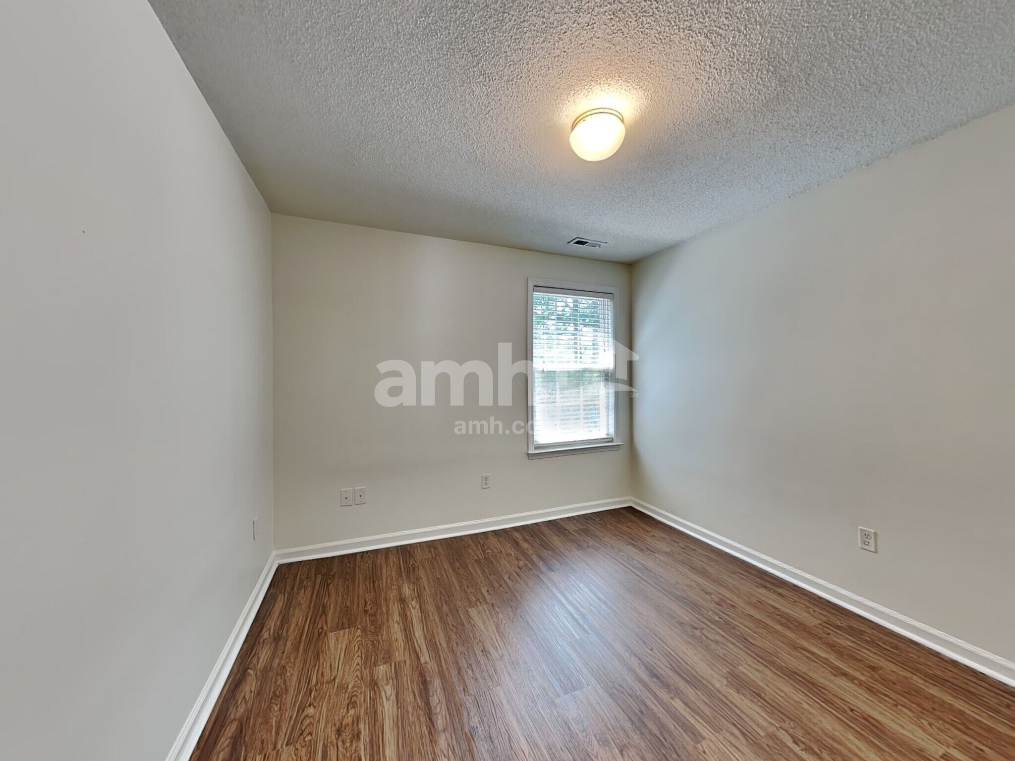 Building Photo - 125 Fairford Dr