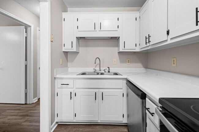 Building Photo - 1539 Hugh Hunter Rd