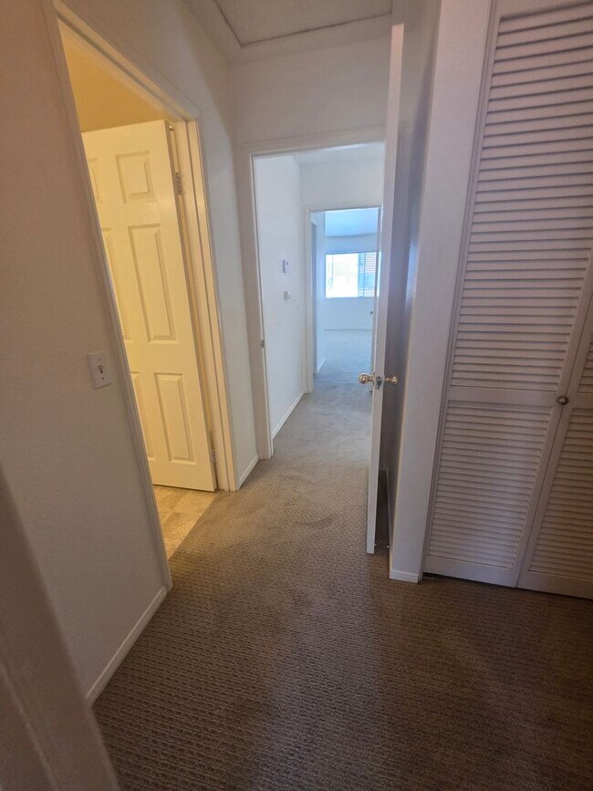 Building Photo - Gated Community~$2,595~ 2 Bed/2.5 Bath End Unit Townhome.