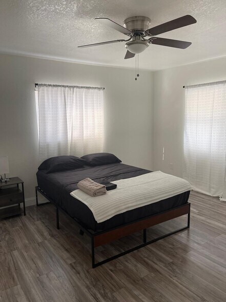 Building Photo - 2265 Dolphin Rd