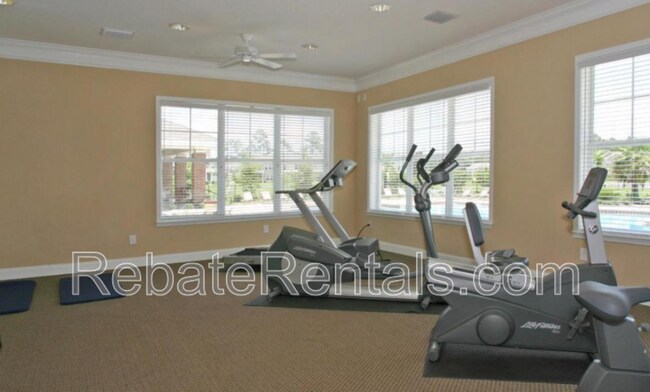 Building Photo - 11177 Castlemain Cir W