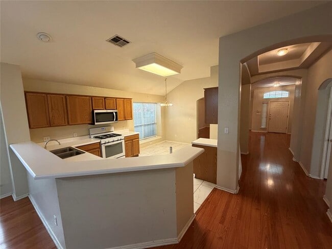 Building Photo - 10309 Broomflower Dr