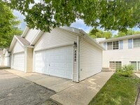 Building Photo - 3-Bed, 2-Bath Townhome!
