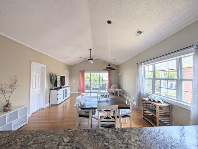 Building Photo - 2 Bed 2 Bath Condo - Long Term Rental in Myrtle Beach, SC