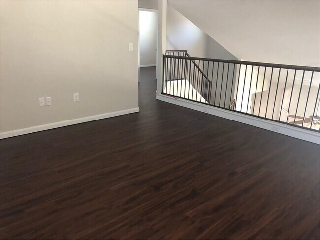 Building Photo - 1704 Willow Vista
