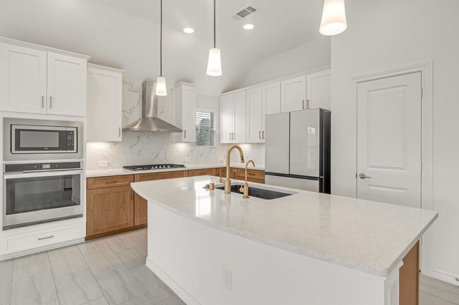 Building Photo - 15702 Rosemary Hl Ln